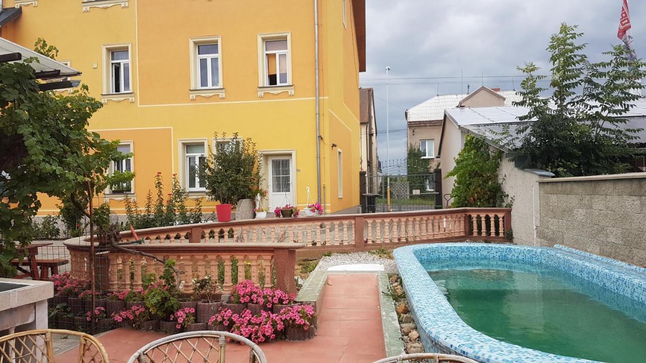 Penzion Duong Apartments Karlsbad Buitenkant foto