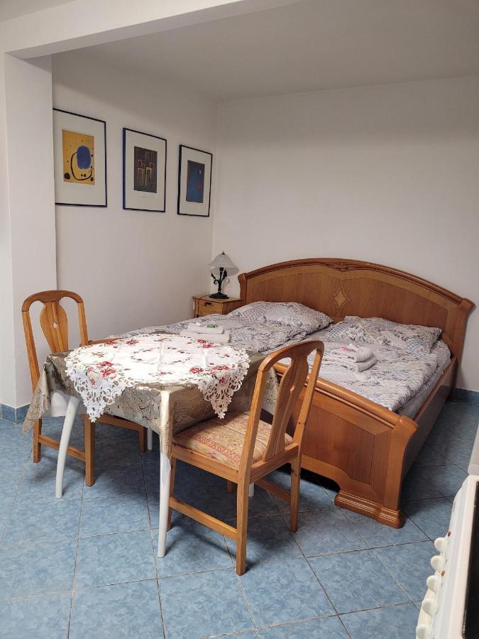 Penzion Duong Apartments Karlsbad Buitenkant foto